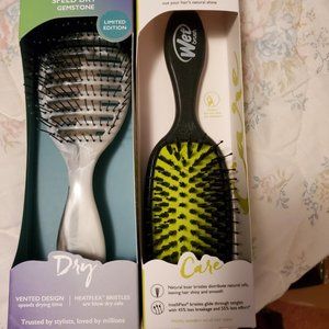"Wet" brushes, set of 2, New